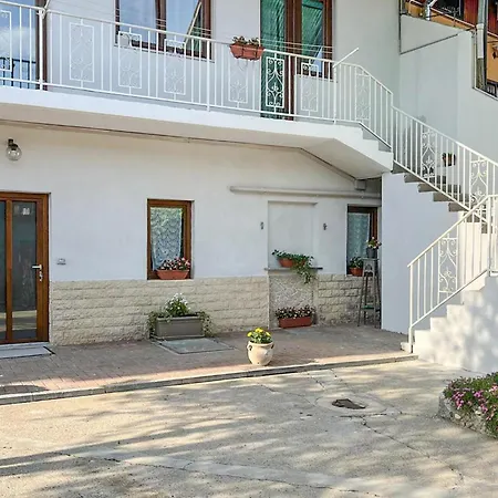 Stunning In Apartment Bosconero